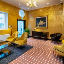 Jungmannin kullanhohtoiset sisäseinät