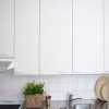 Keittiön kaappien maalaus