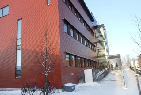 Julkisivu
