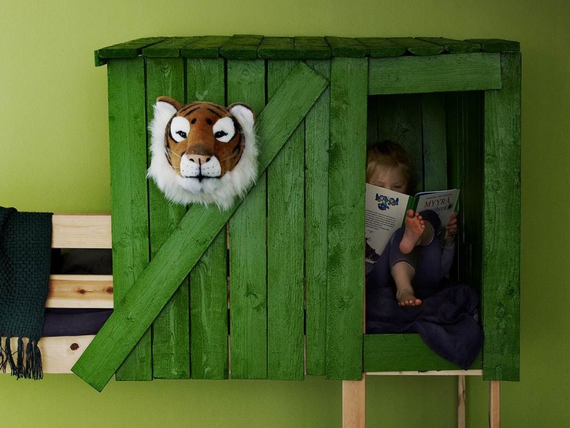 Lastenhuone maalattu viidakkoteemalla