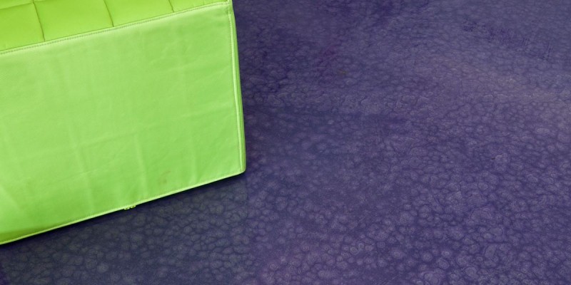 Temafloor-P300-Ohennekuviointi violetilla lattialla.