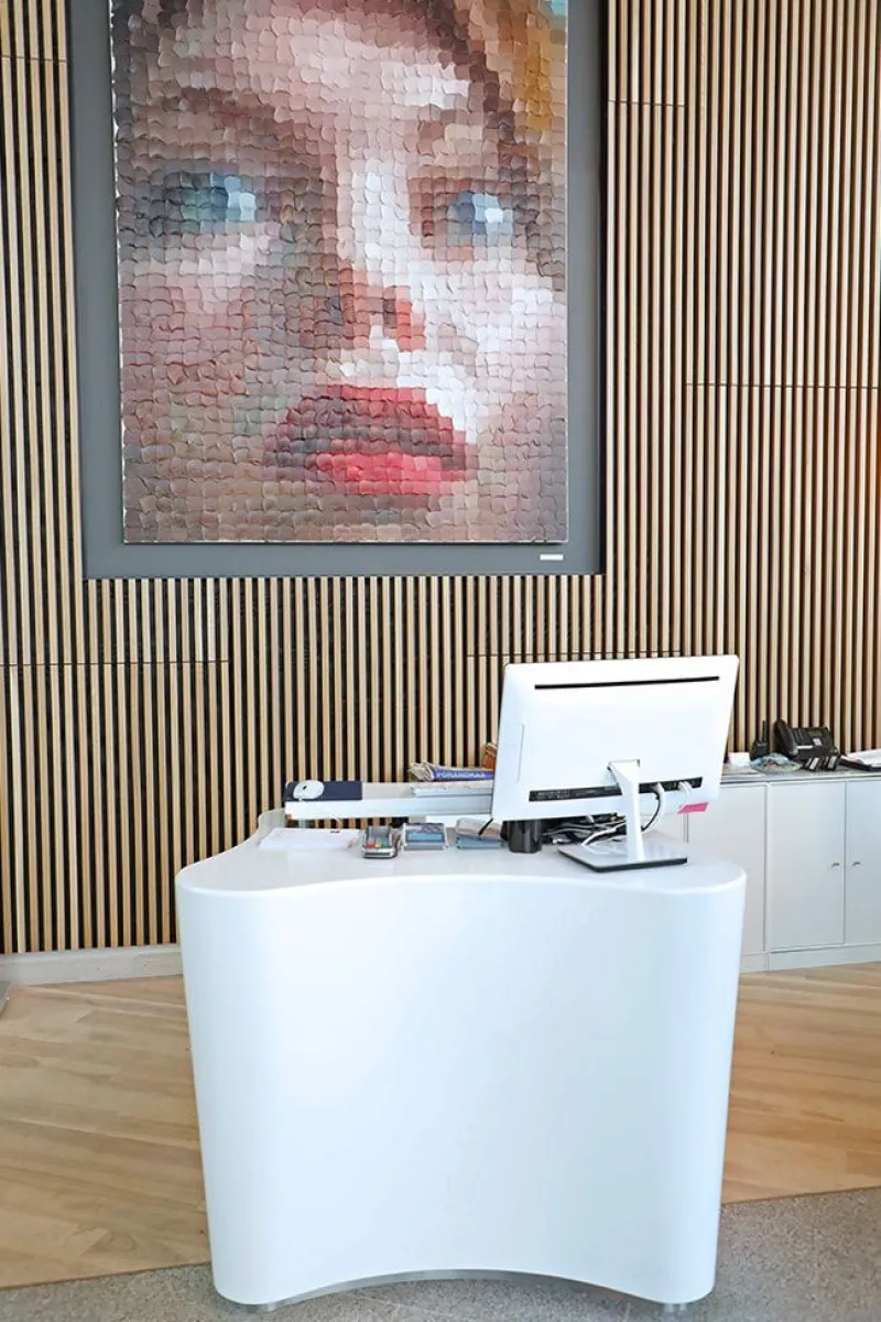 Reception desk