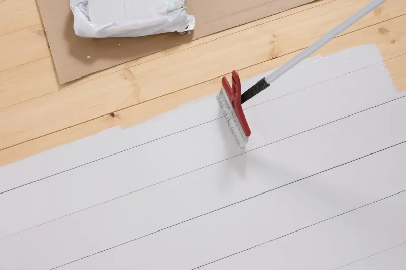 Puulattian pohja- ja pintamaalaus Pontti Floor Paint 30 -puulattiamaalilla