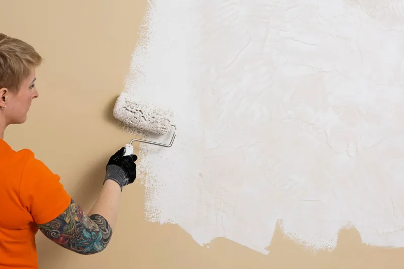 Apply Tunto Hieno H497 with a paint roller and even out using a steel spatula